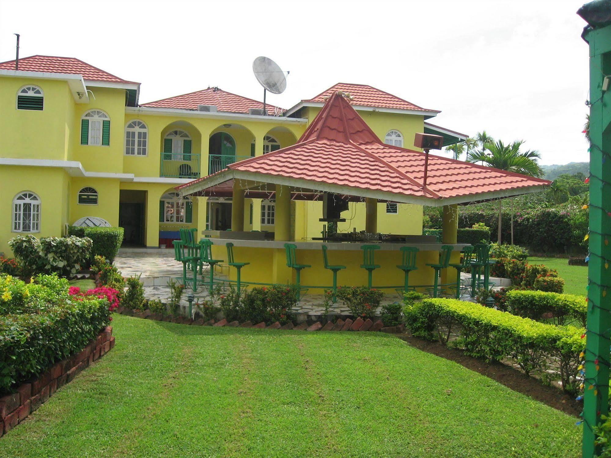 Villa Sonate Runaway Bay Eksteriør billede